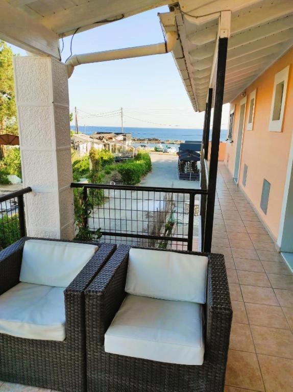 Aris Seaside Issos 2 Agios Georgios (Corfu)